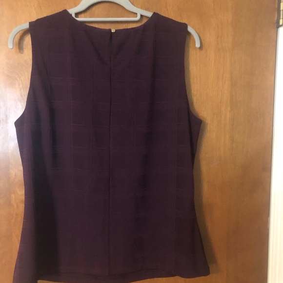 Calvin Klein Sleeveless Burgandy Top. Size XL - Picture 3 of 3